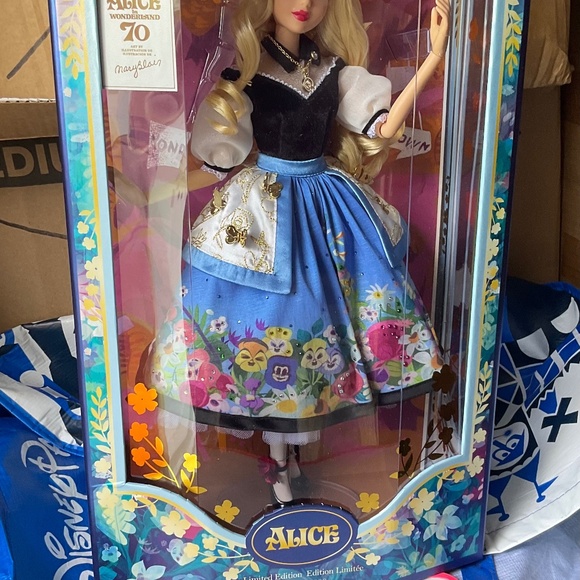 Disney ALICE IN WONDERLAND LTD 17 IN DOLL by MARY BLAIR - Picture 1 of 2